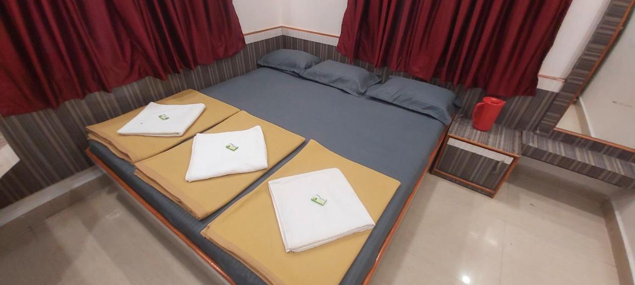 Sai Raghunandan Guest House Shirdi Zewnętrze zdjęcie
