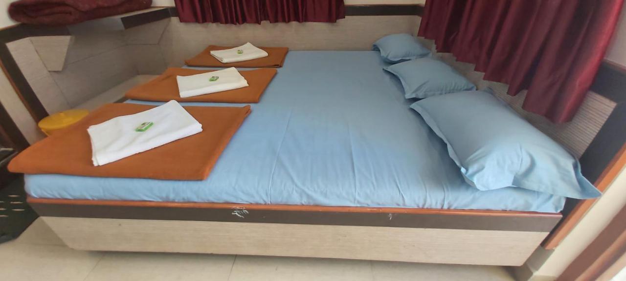 Sai Raghunandan Guest House Shirdi Zewnętrze zdjęcie